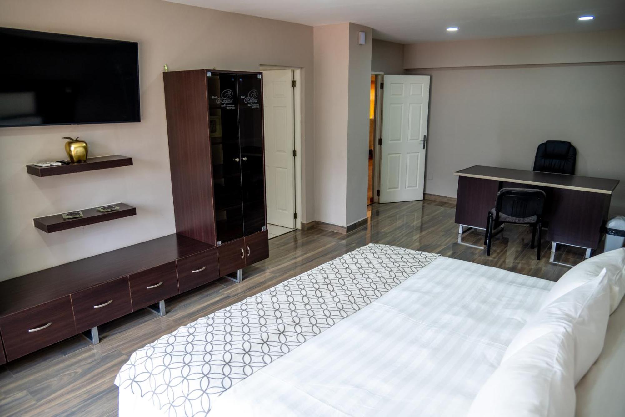 Hotel Regina Resort & Convenciones コチャバンバ エクステリア 写真