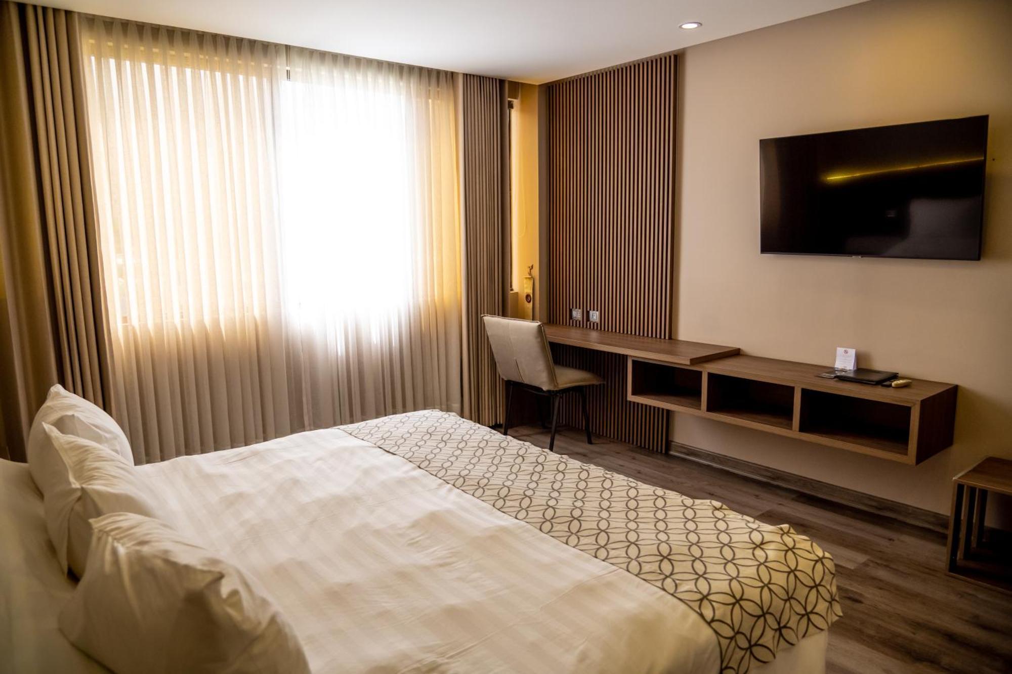 Hotel Regina Resort & Convenciones コチャバンバ エクステリア 写真